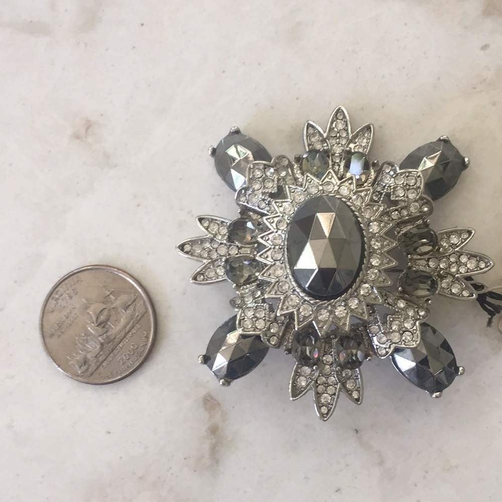 NWT Kenneth J Lane Couture Collection Silvertone Gray Crystal Brooch Collectible - Picture 10 of 11